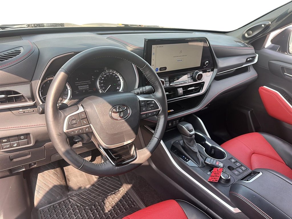 2024 Toyota Highlander XSE AWD in Stratford, Ontario - 9 - w1024h768px