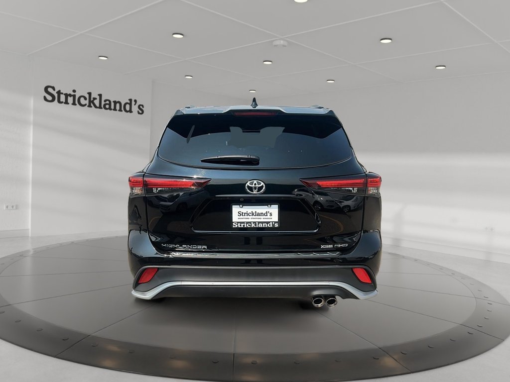 2024 Toyota Highlander XSE AWD in Stratford, Ontario - 3 - w1024h768px