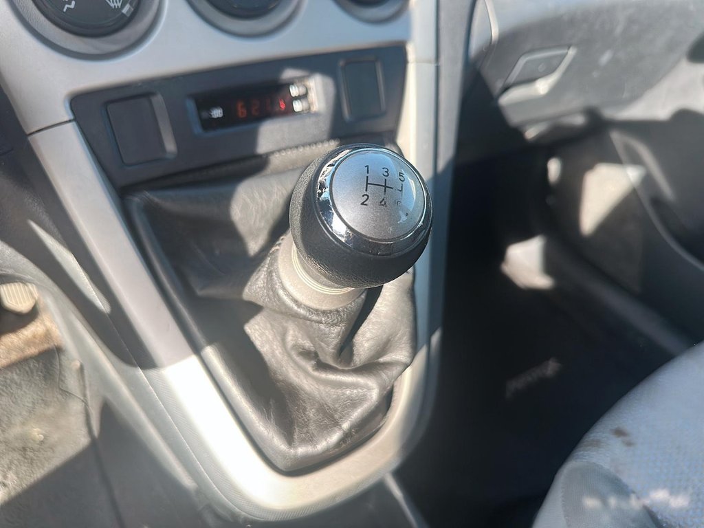 2010 Toyota Matrix FWD 5M in Stratford, Ontario - 14 - w1024h768px