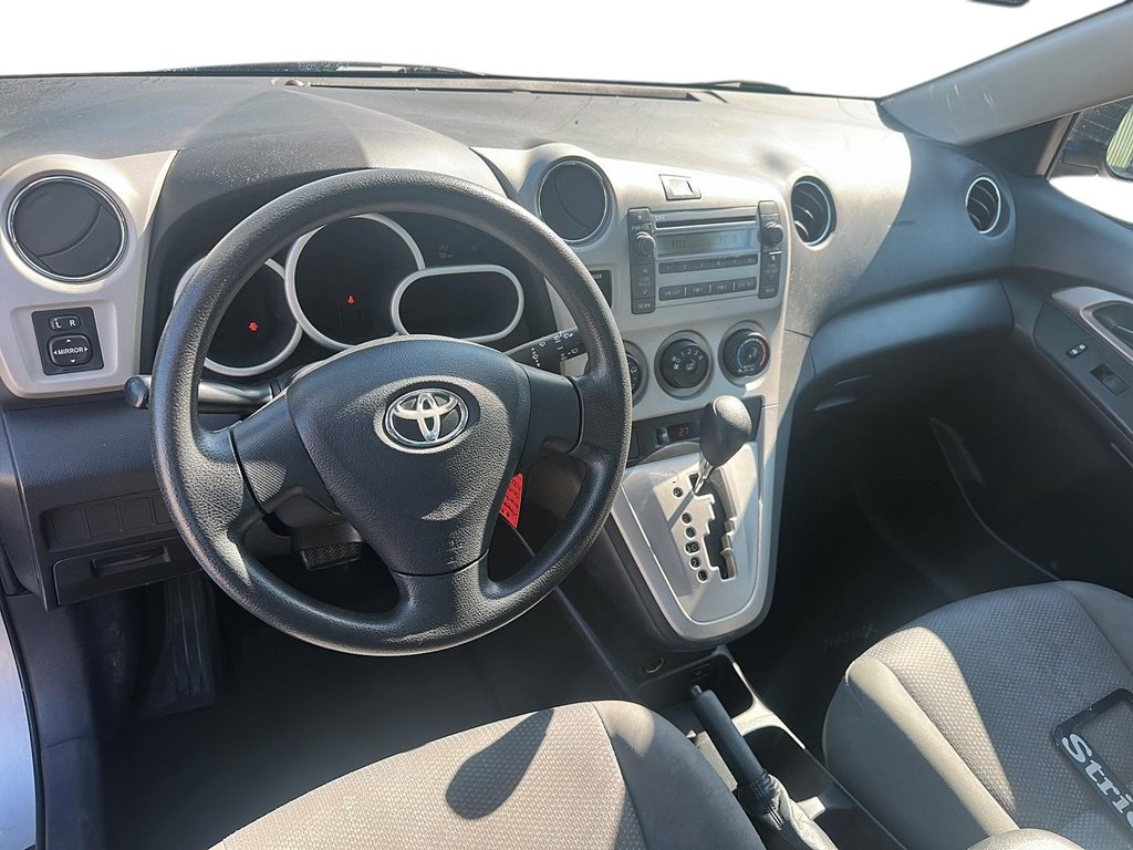 2010 Toyota Matrix FWD 4A in Stratford, Ontario - 9 - w1024h768px