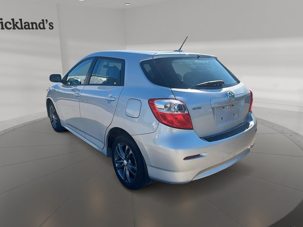 2010 Toyota Matrix FWD 4A in Stratford, Ontario - 4 - w1024h768px