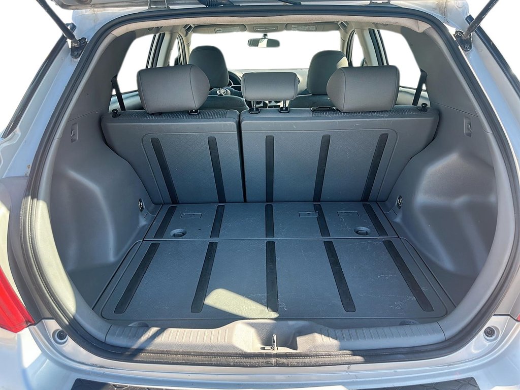 2010 Toyota Matrix FWD 4A in Stratford, Ontario - 6 - w1024h768px