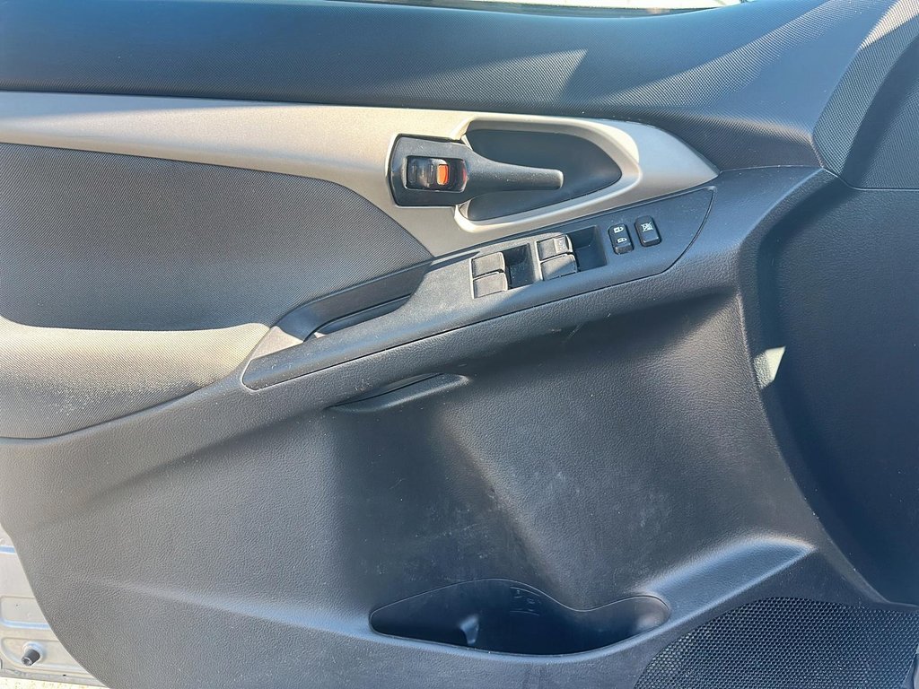 2010 Toyota Matrix FWD 4A in Stratford, Ontario - 10 - w1024h768px