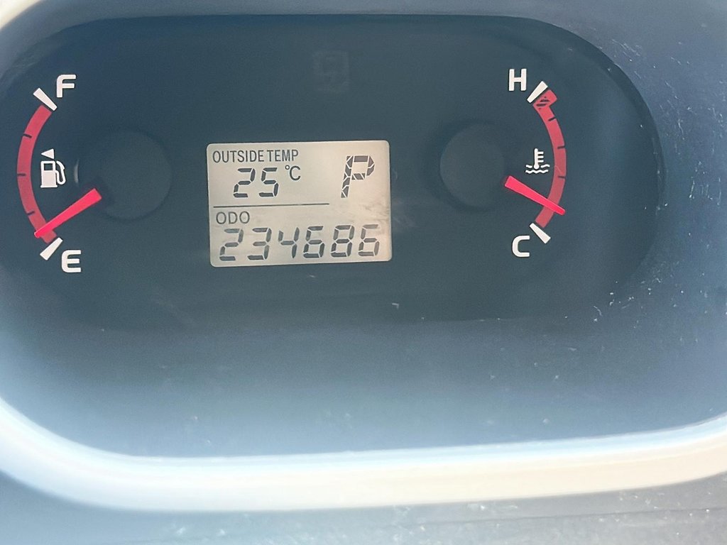 2010 Toyota Matrix FWD 4A in Stratford, Ontario - 12 - w1024h768px