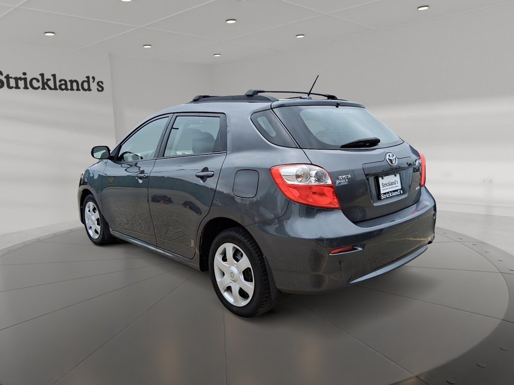 2010 Toyota Matrix FWD 4A in Stratford, Ontario - 4 - w1024h768px