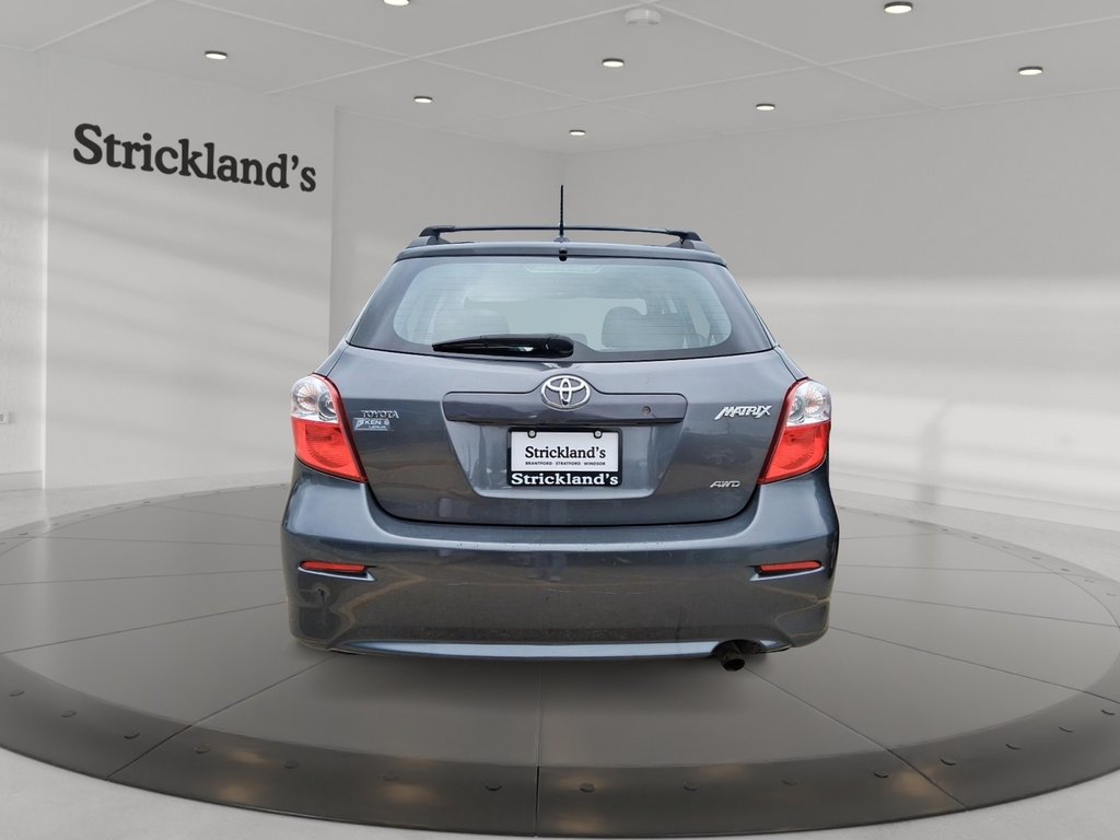 2010 Toyota Matrix FWD 4A in Stratford, Ontario - 3 - w1024h768px