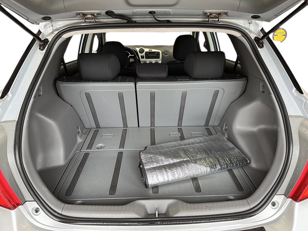 2014 Toyota Matrix 4A in Stratford, Ontario - 6 - w1024h768px