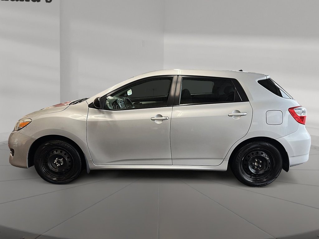 2014 Toyota Matrix 4A in Stratford, Ontario - 5 - w1024h768px
