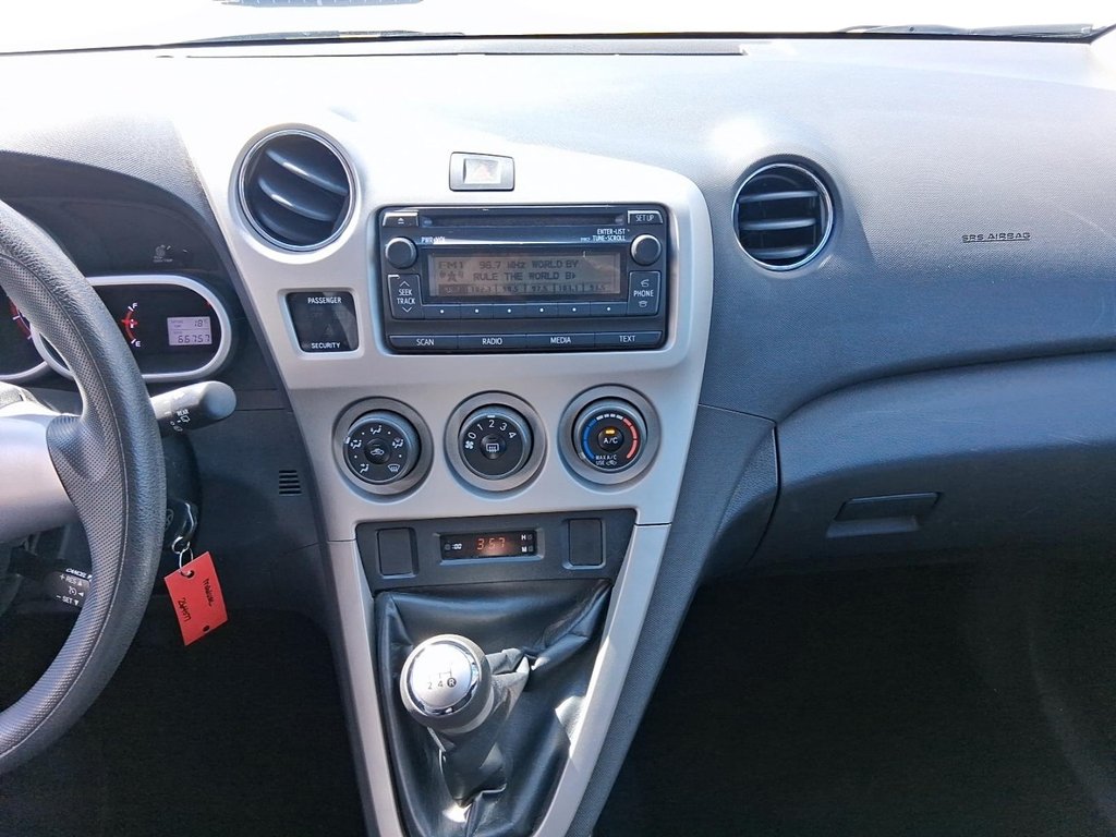 2014 Toyota Matrix 5M in Stratford, Ontario - 15 - w1024h768px