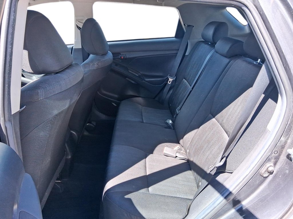 2014 Toyota Matrix 5M in Stratford, Ontario - 9 - w1024h768px