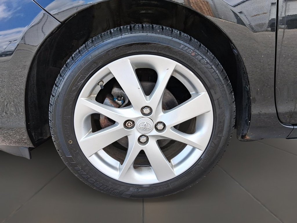 2012 Toyota Prius c eCVT in Stratford, Ontario - 7 - w1024h768px