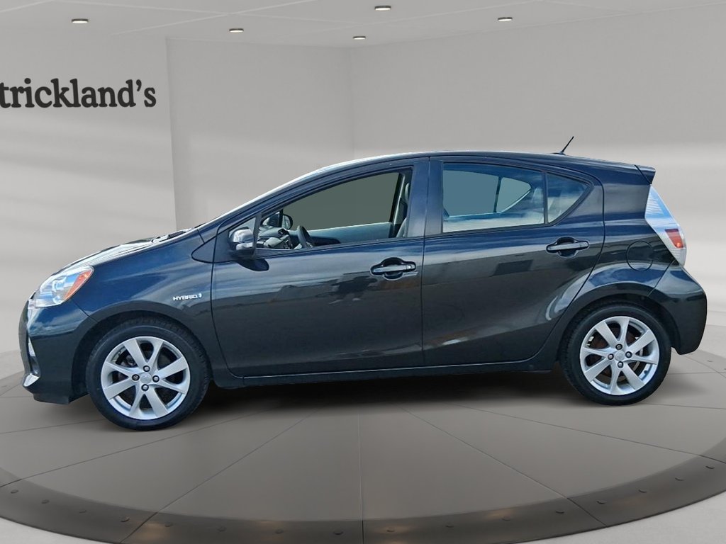 2012 Toyota Prius c eCVT in Stratford, Ontario - 5 - w1024h768px