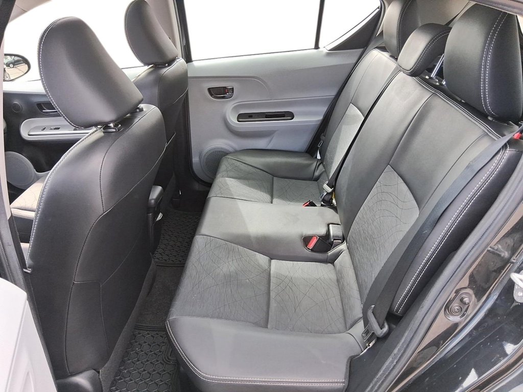 2012 Toyota Prius c eCVT in Stratford, Ontario - 9 - w1024h768px
