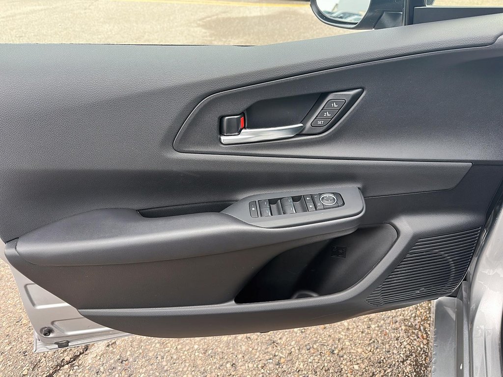 2024 Toyota Prius Plug-in Hybrid XSE Premi in Stratford, Ontario - 10 - w1024h768px
