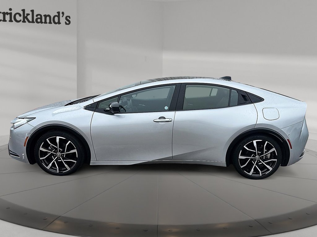 2024 Toyota Prius Plug-in Hybrid XSE Premi in Stratford, Ontario - 5 - w1024h768px