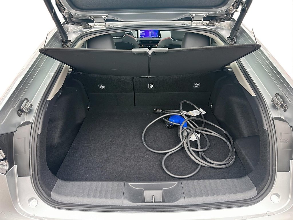 2024 Toyota Prius Plug-in Hybrid XSE Premi in Stratford, Ontario - 6 - w1024h768px