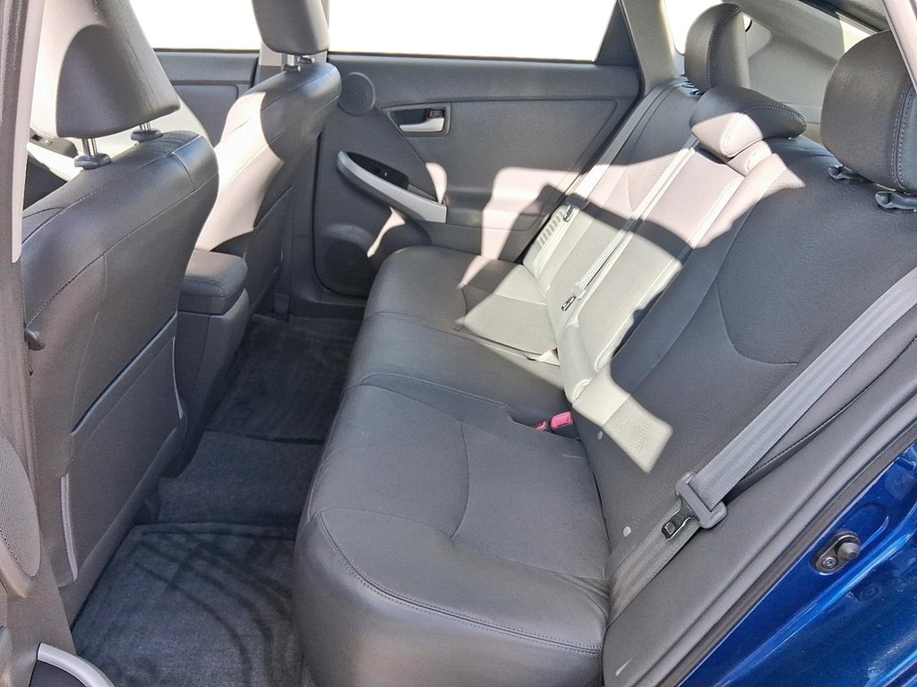 2011 Toyota Prius 5-door Liftback CVT in Stratford, Ontario - 10 - w1024h768px