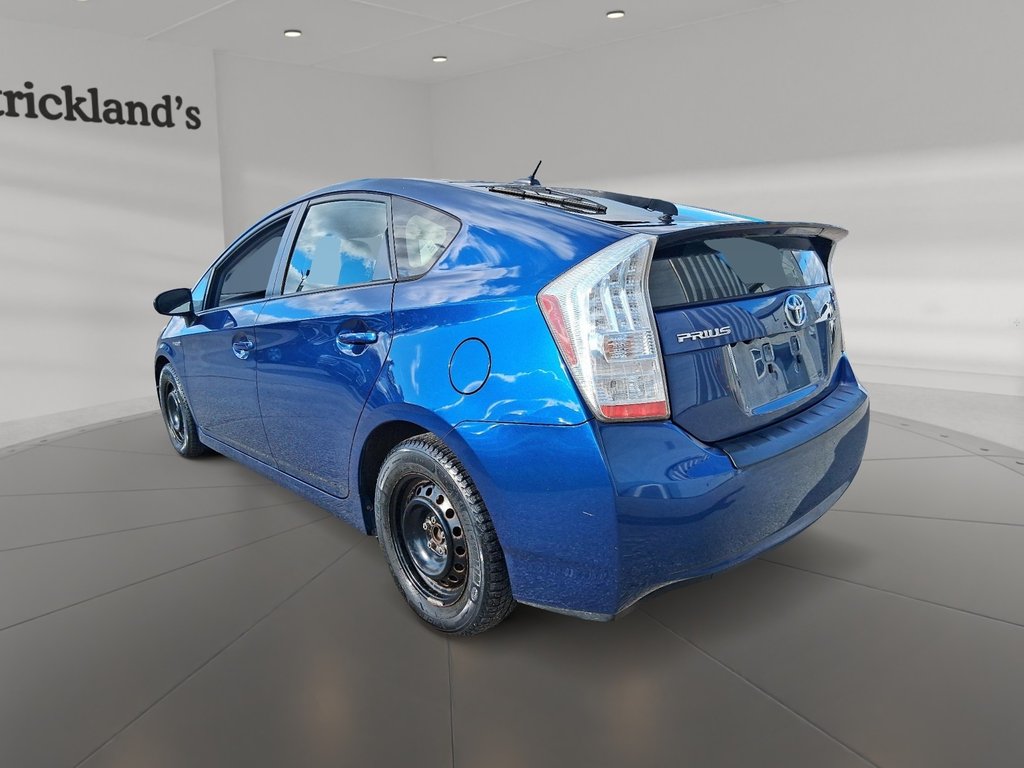 2011 Toyota Prius 5-door Liftback CVT in Stratford, Ontario - 4 - w1024h768px