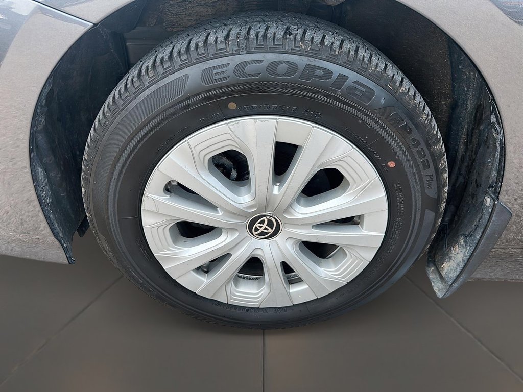 2019 Toyota Prius AWD-e CVT in Stratford, Ontario - 7 - w1024h768px