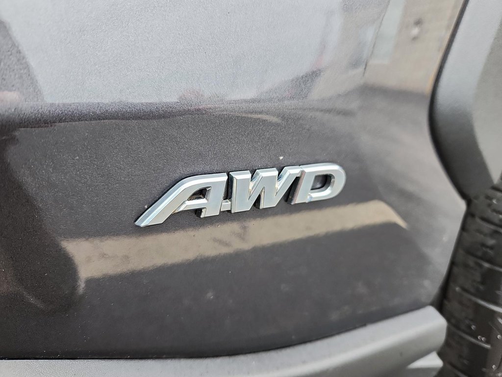 2021  RAV4 Hybrid XLE AWD in Stratford, Ontario - 16 - w1024h768px