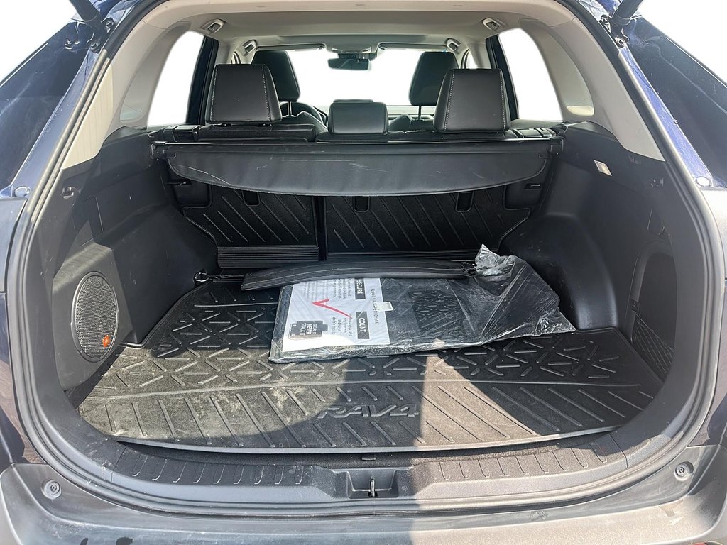 2022 Toyota RAV4 Hybrid Limited AWD in Stratford, Ontario - 6 - w1024h768px
