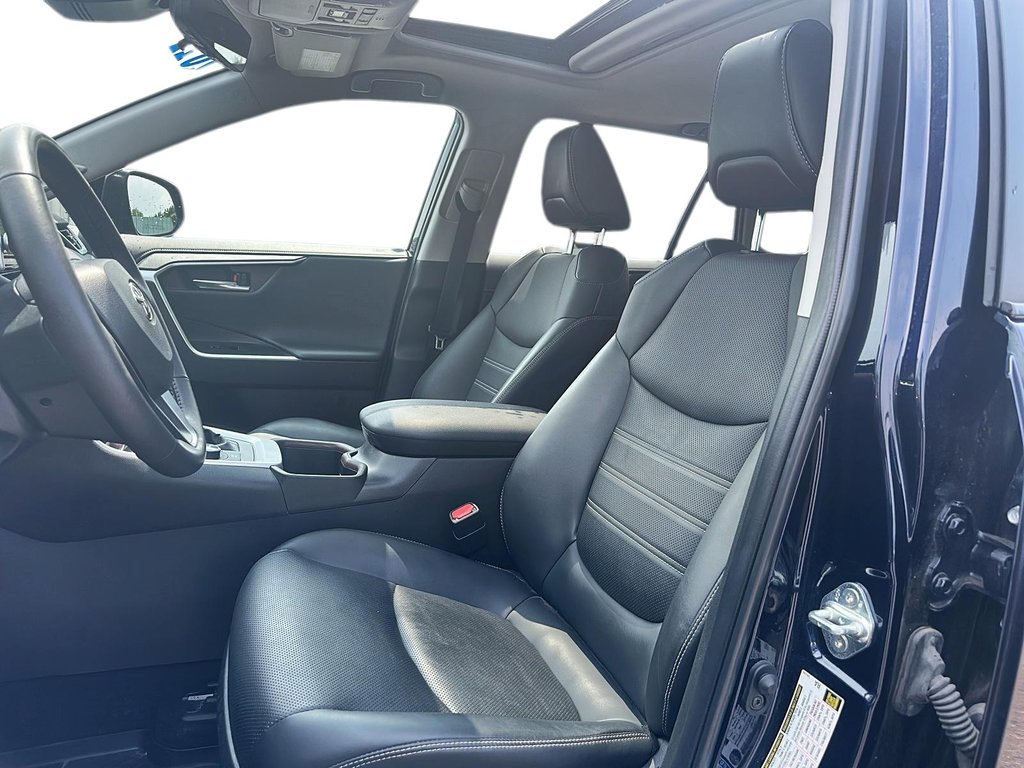 2022 Toyota RAV4 Hybrid Limited AWD in Stratford, Ontario - 8 - w1024h768px