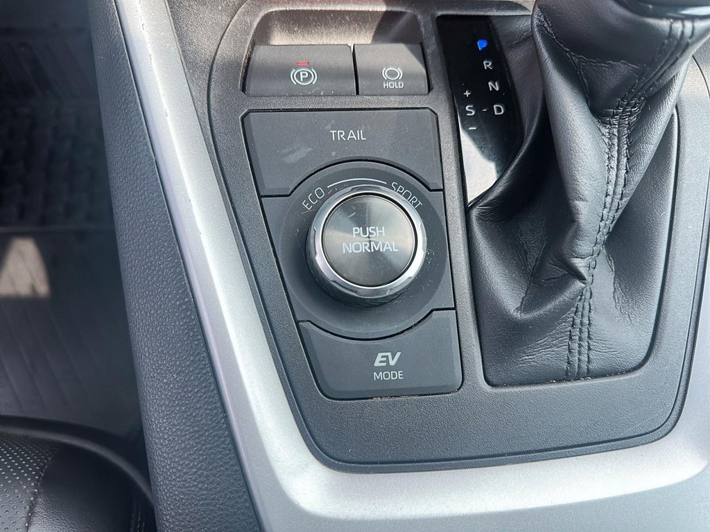 2022 Toyota RAV4 Hybrid Limited AWD in Stratford, Ontario - 15 - w1024h768px
