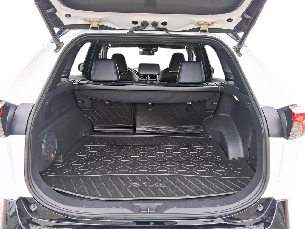 2023 Toyota RAV4 Hybrid XSE AWD in Stratford, Ontario - 6 - w1024h768px