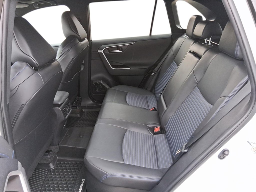 2023 Toyota RAV4 Hybrid XSE AWD in Stratford, Ontario - 9 - w1024h768px