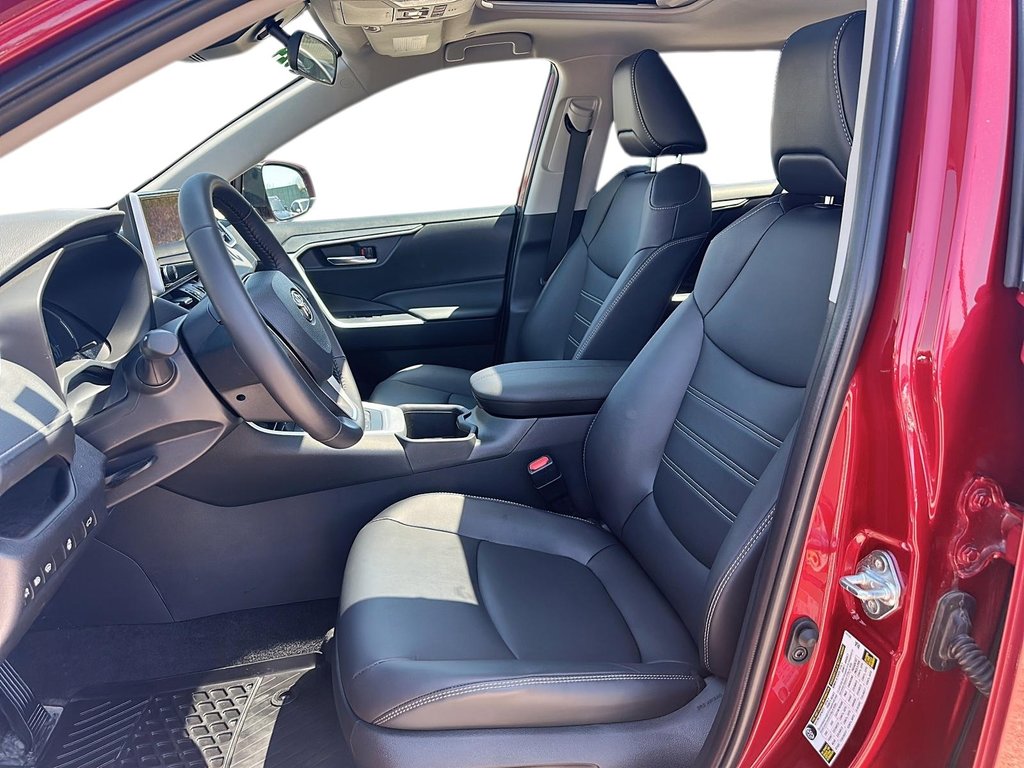2024 Toyota RAV4 Hybrid XLE AWD in Stratford, Ontario - 8 - w1024h768px