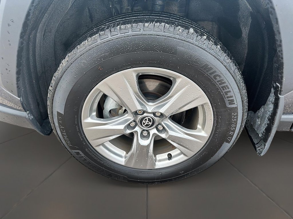 2024 Toyota RAV4 Hybrid XLE AWD in Stratford, Ontario - 7 - w1024h768px