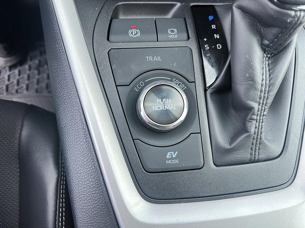 2025 Toyota RAV4 Hybrid Limited AWD in Stratford, Ontario - 15 - w1024h768px