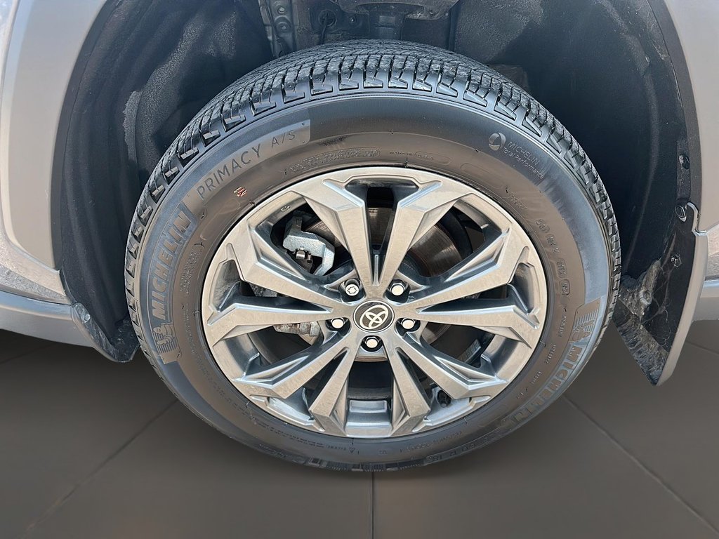 2025 Toyota RAV4 Hybrid Limited AWD in Stratford, Ontario - 7 - w1024h768px