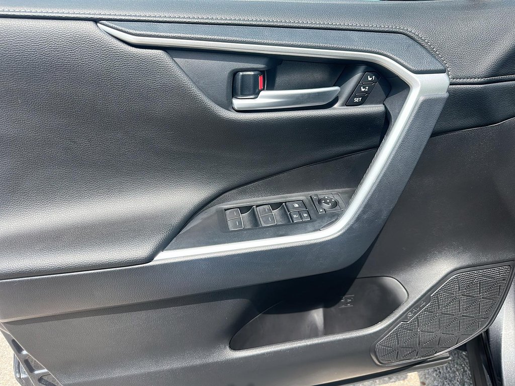 2025 Toyota RAV4 Hybrid Limited AWD in Stratford, Ontario - 10 - w1024h768px