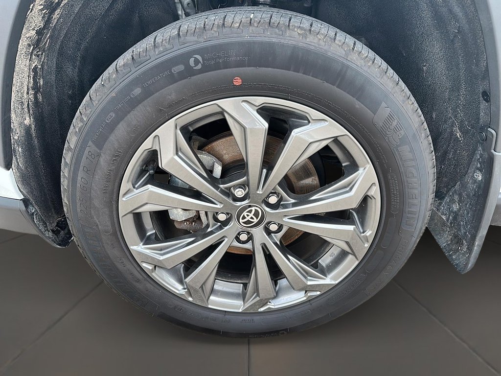 2025 Toyota RAV4 Hybrid Limited AWD in Stratford, Ontario - 7 - w1024h768px