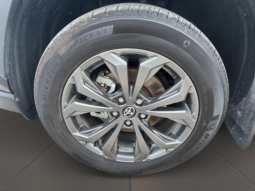 2025 Toyota RAV4 Hybrid XLE AWD in Stratford, Ontario - 7 - w1024h768px