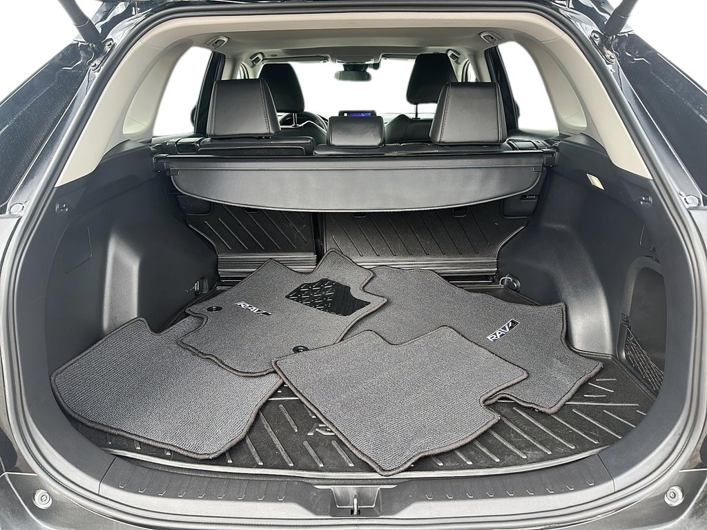2025 Toyota RAV4 Hybrid XLE AWD in Stratford, Ontario - 6 - w1024h768px