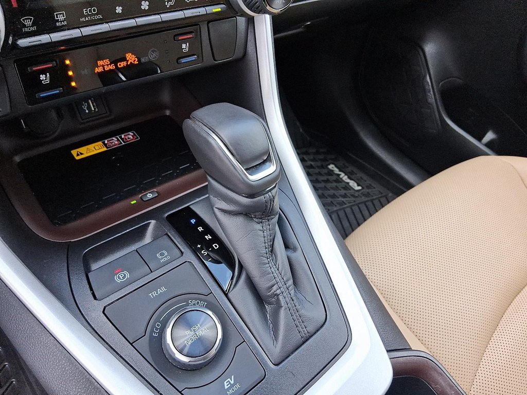 2025 Toyota RAV4 Hybrid Limited AWD in Stratford, Ontario - 15 - w1024h768px