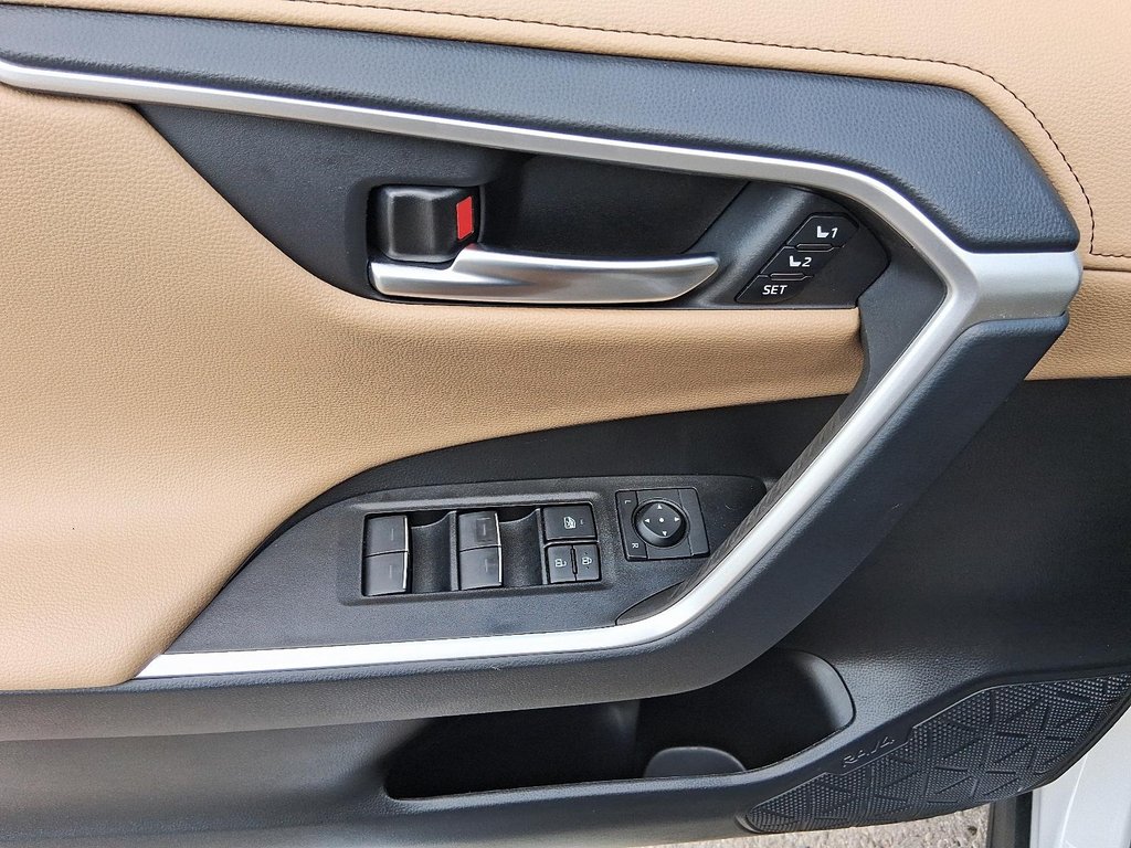 2025 Toyota RAV4 Hybrid Limited AWD in Stratford, Ontario - 11 - w1024h768px