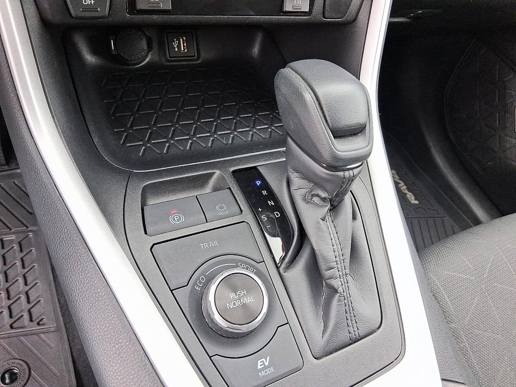 2025 Toyota RAV4 Hybrid XLE AWD in Stratford, Ontario - 14 - w1024h768px