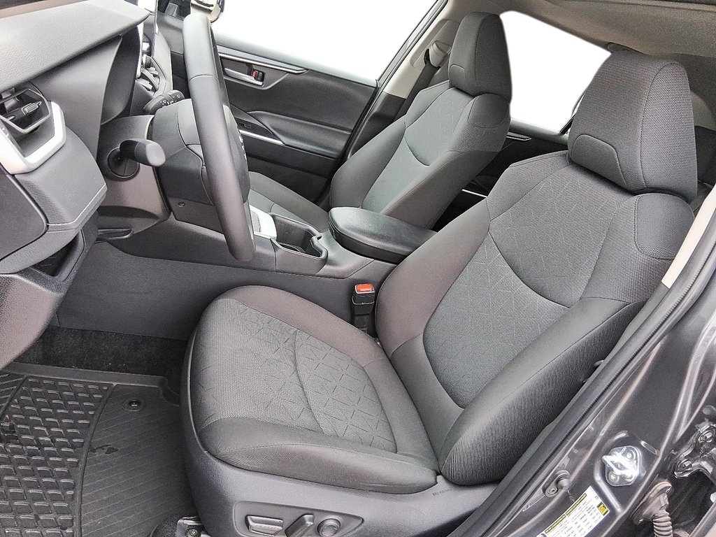 2025 Toyota RAV4 Hybrid XLE AWD in Stratford, Ontario - 8 - w1024h768px