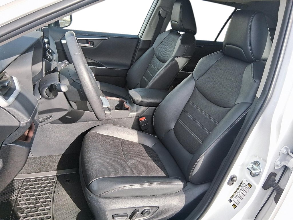 2025 Toyota RAV4 Hybrid Limited AWD in Stratford, Ontario - 9 - w1024h768px