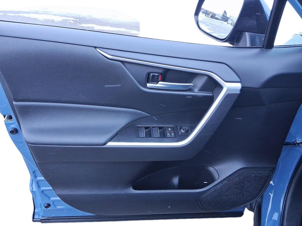 2025 Toyota RAV4 Hybrid SE AWD in Stratford, Ontario - 11 - w1024h768px