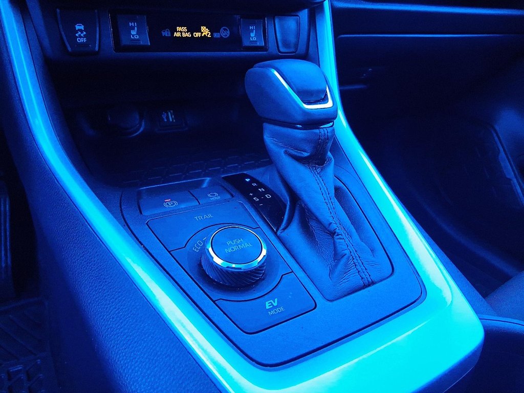 2025 Toyota RAV4 Hybrid SE AWD in Stratford, Ontario - 16 - w1024h768px