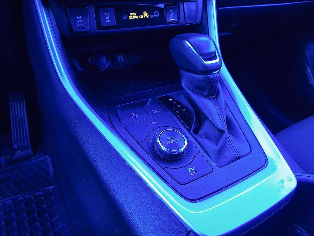 2025 Toyota RAV4 Hybrid SE AWD in Stratford, Ontario - 16 - w1024h768px