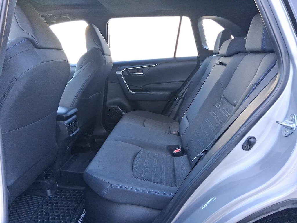 2025 Toyota RAV4 Hybrid SE AWD in Stratford, Ontario - 9 - w1024h768px