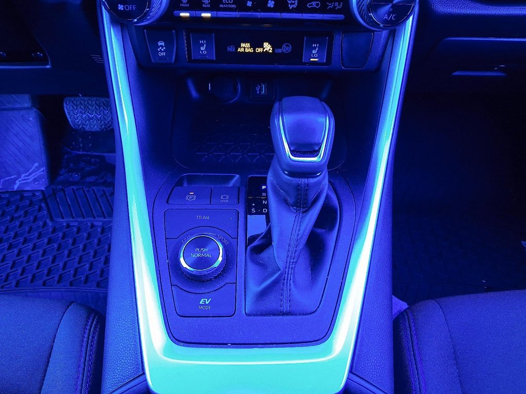 2025 Toyota RAV4 Hybrid SE AWD in Stratford, Ontario - 17 - w1024h768px