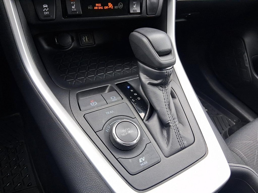 2025 Toyota RAV4 Hybrid LE AWD in Stratford, Ontario - 16 - w1024h768px