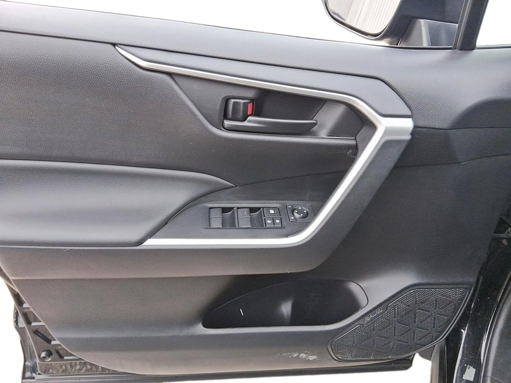 2025 Toyota RAV4 Hybrid LE AWD in Stratford, Ontario - 11 - w1024h768px