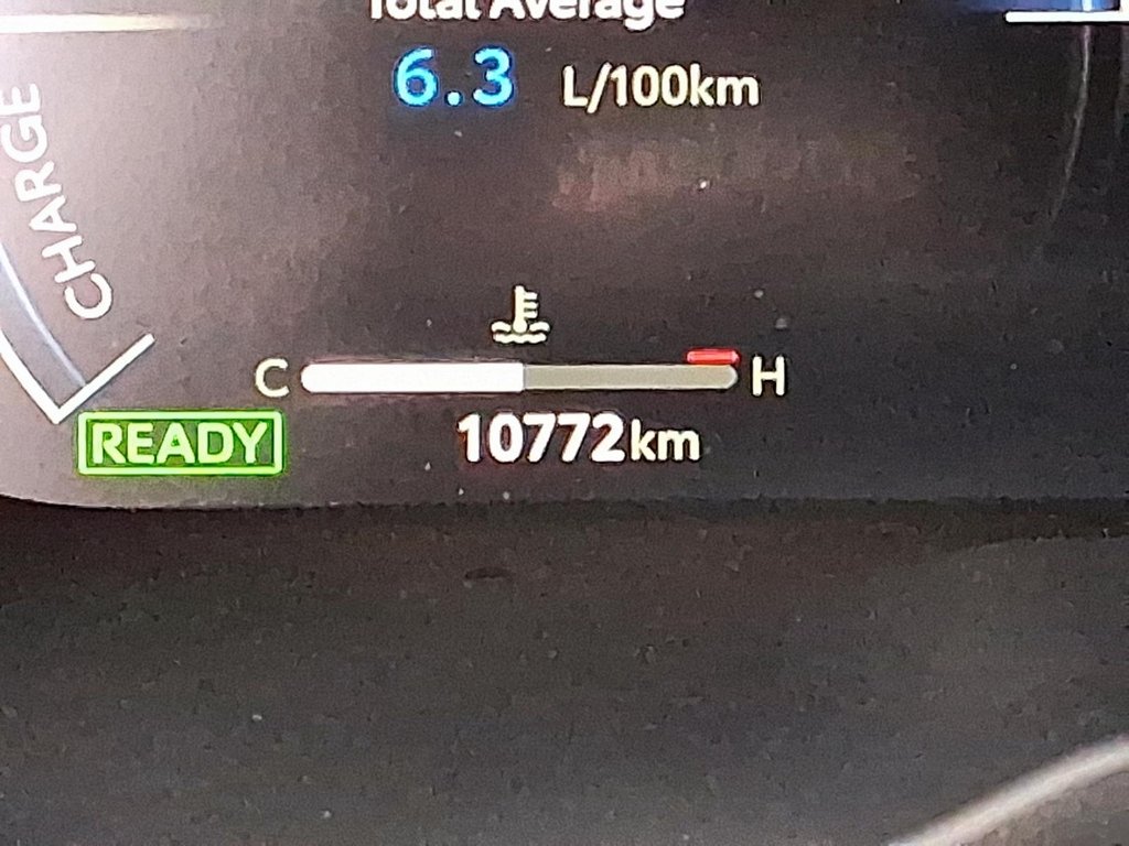 2025 Toyota RAV4 Hybrid XSE AWD in Stratford, Ontario - 13 - w1024h768px